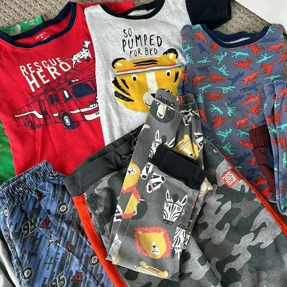 Bundle of 14 pieces of boy’s clothing items 5/6 y olds tops bottoms pj sets